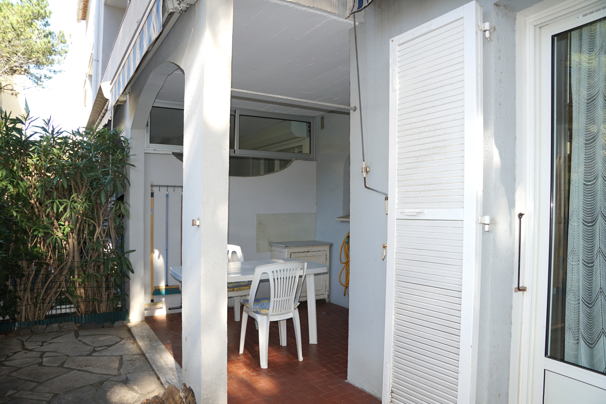 F2 meublé, Terrasse, Cave et Parking