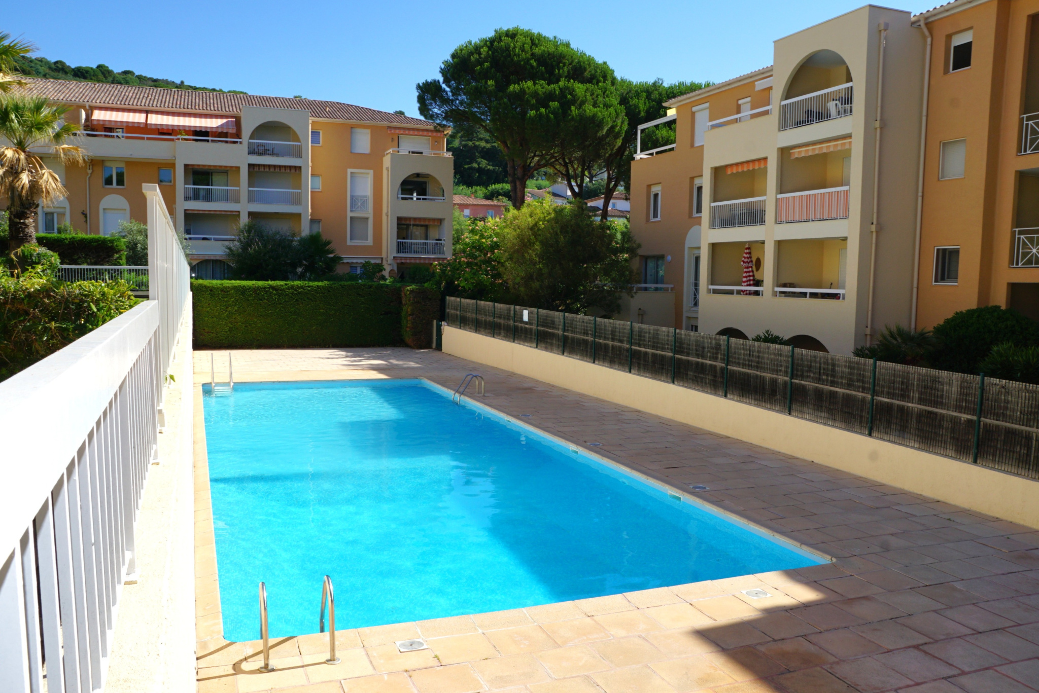 Charmant F2, Terrasse, Parking et Garage
