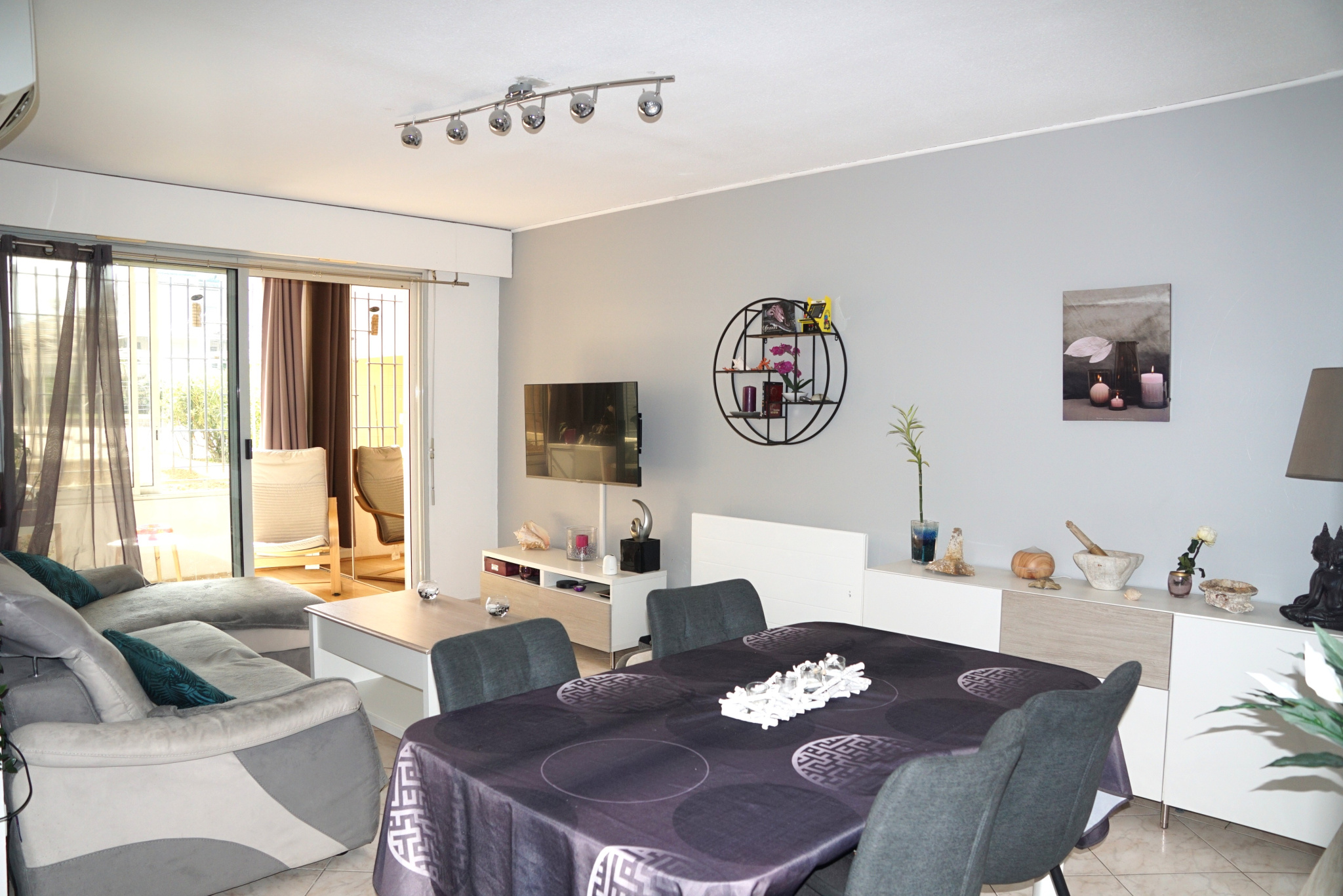 F3 de 62 m2, grande Terrasse et Loggia, Garage