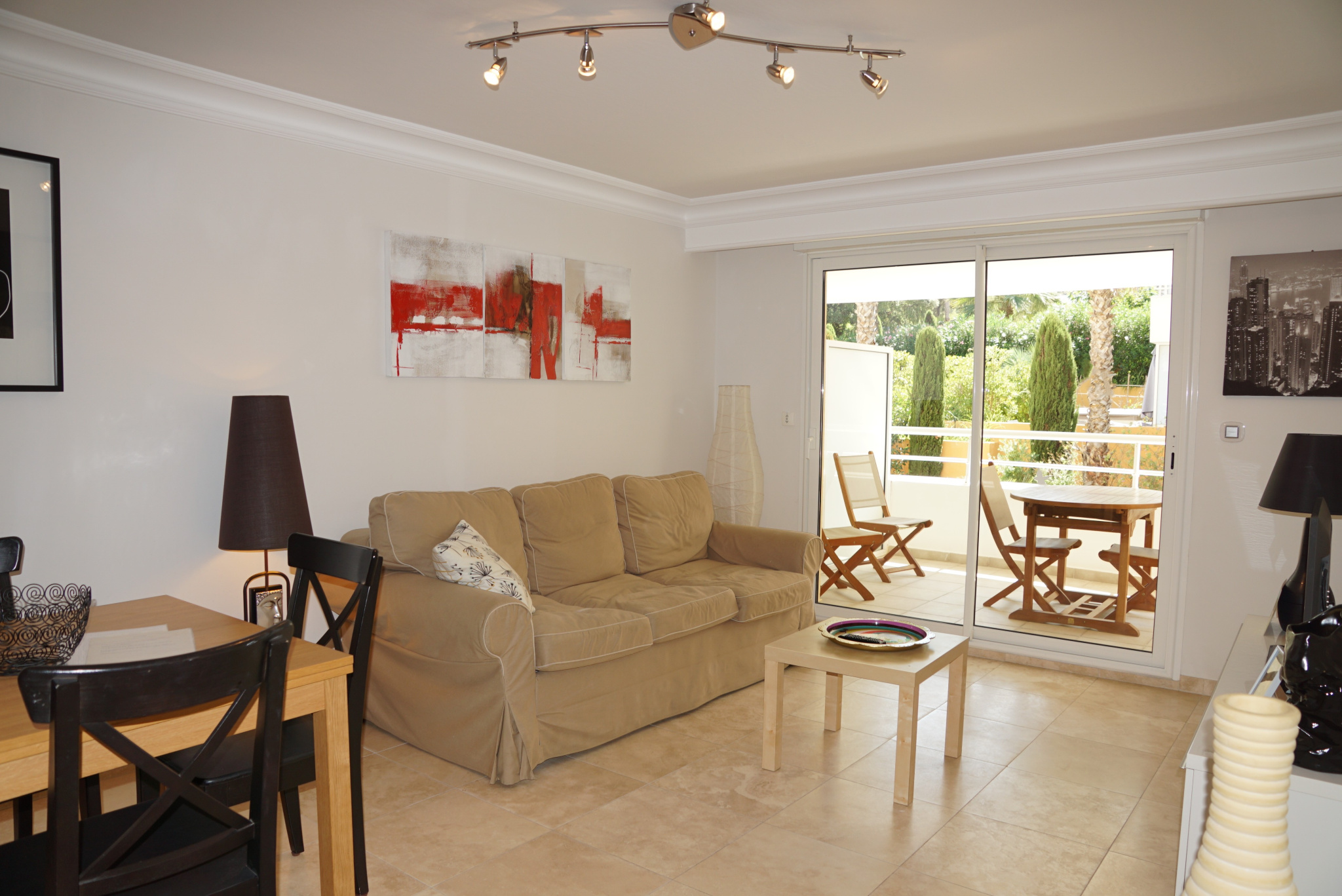 Bel appartement F2, Terrasse et Parking en sous-sol