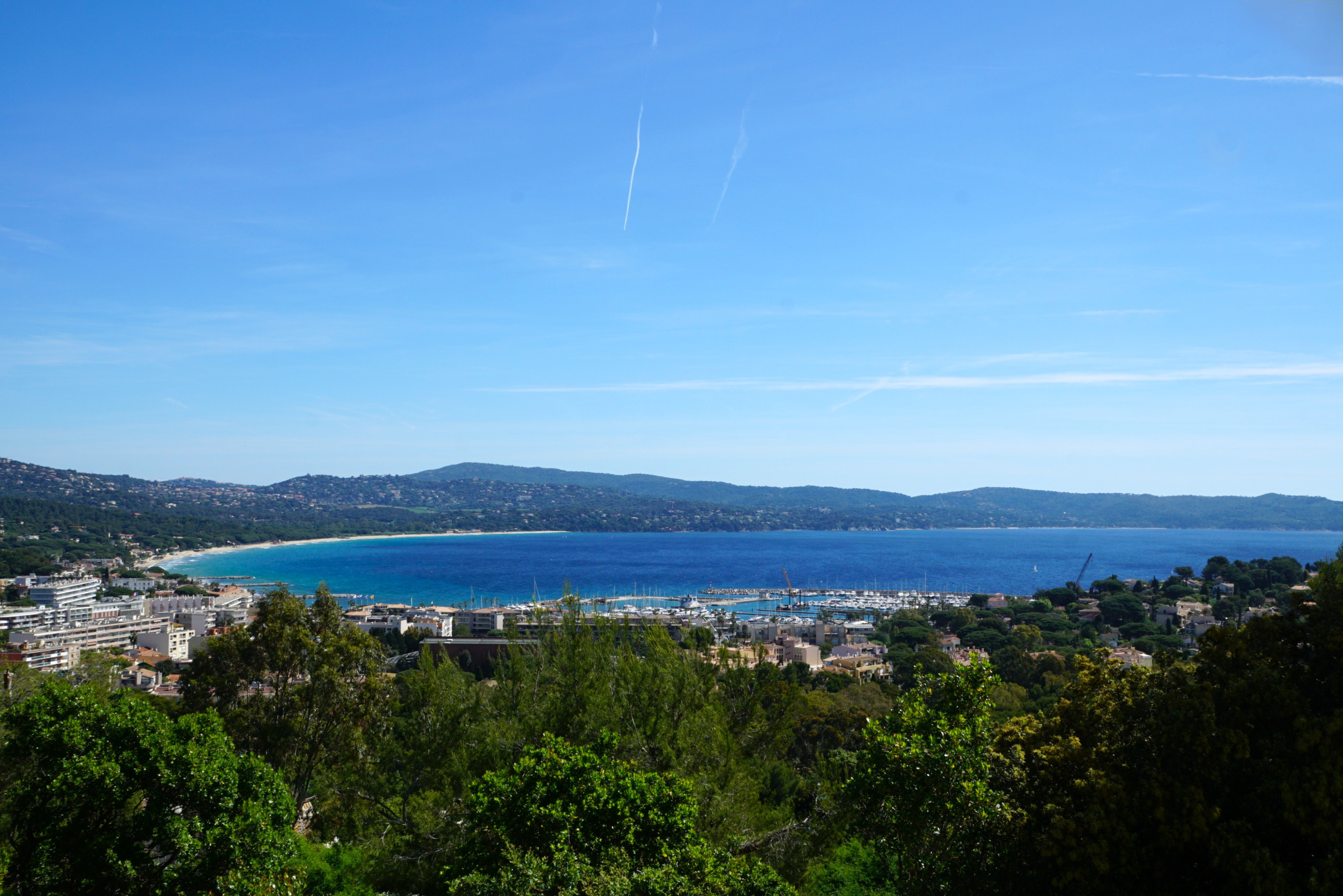 Grand 2 pièces de 52 m2 hab. et terrasse avec Vue Mer